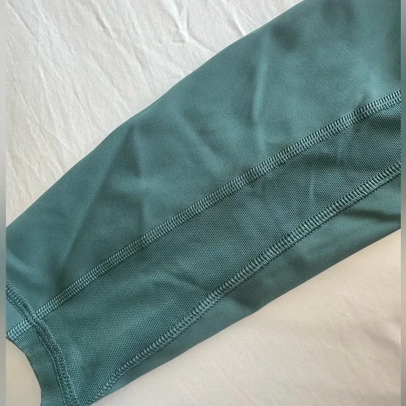 Barely worn Lululemon leggings with drawstring and mesh detailing - Picture 2 of 3
